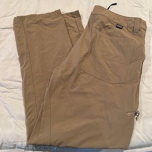 Men’s Khaki Patagonia pants